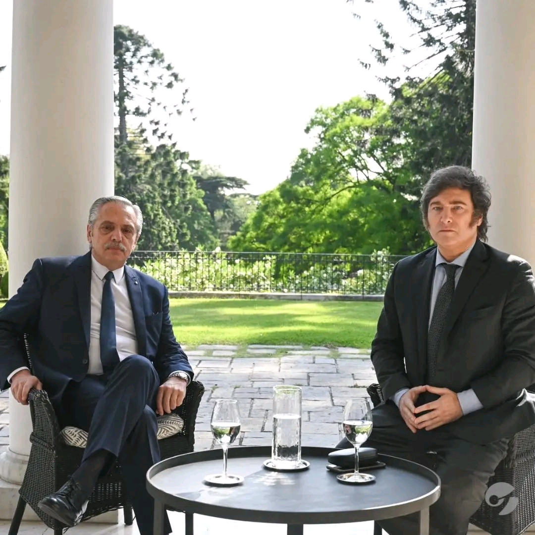 Cumbre de transici&oacute;n: termin&oacute; la reuni&oacute;n entre Javier Milei y Alberto Fern&aacute;ndez en la Quinta de Olivos