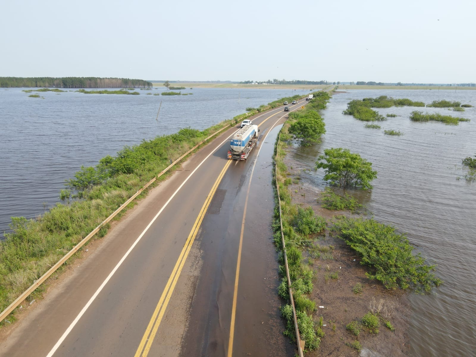 R&iacute;o Uruguay: La creciente provoc&oacute; el cierre de la RP94 y ya alcanz&oacute; a la RN14