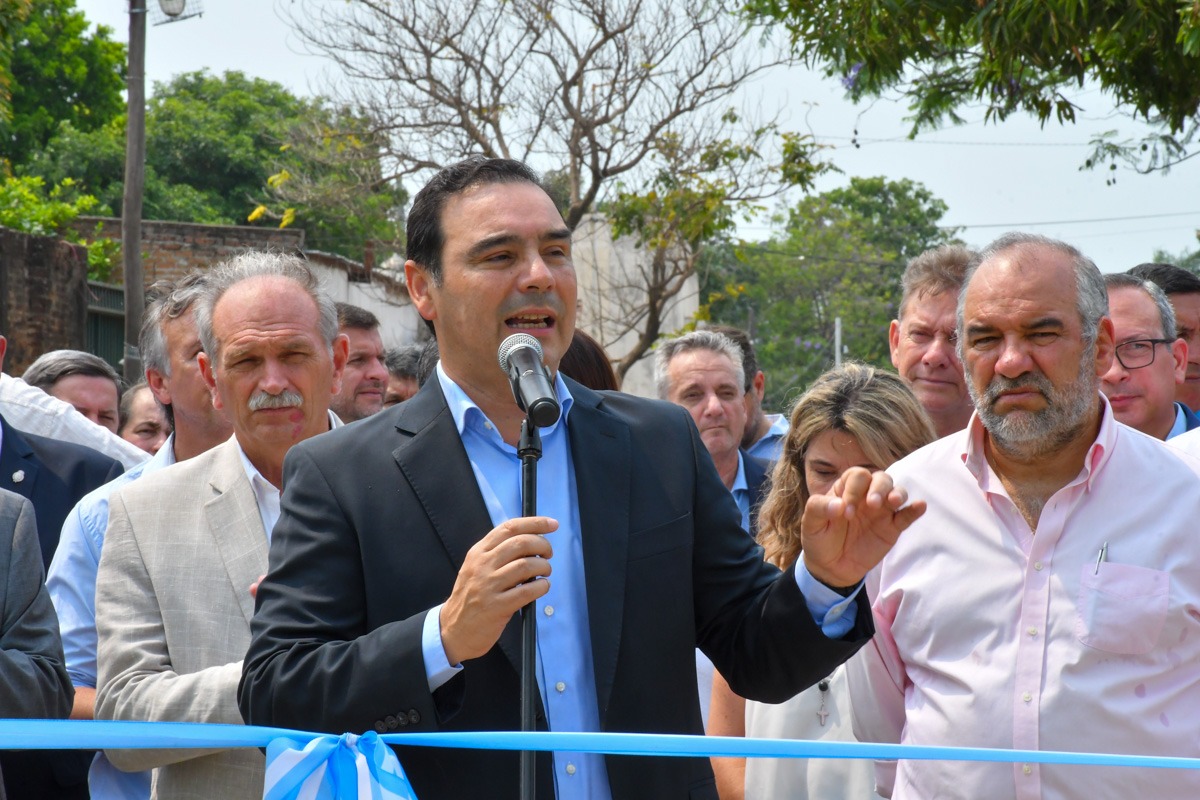 Vald&eacute;s inaugur&oacute; infraestructura vial y pluvial en los barrios P&iacute;o X y Santa Rosa
