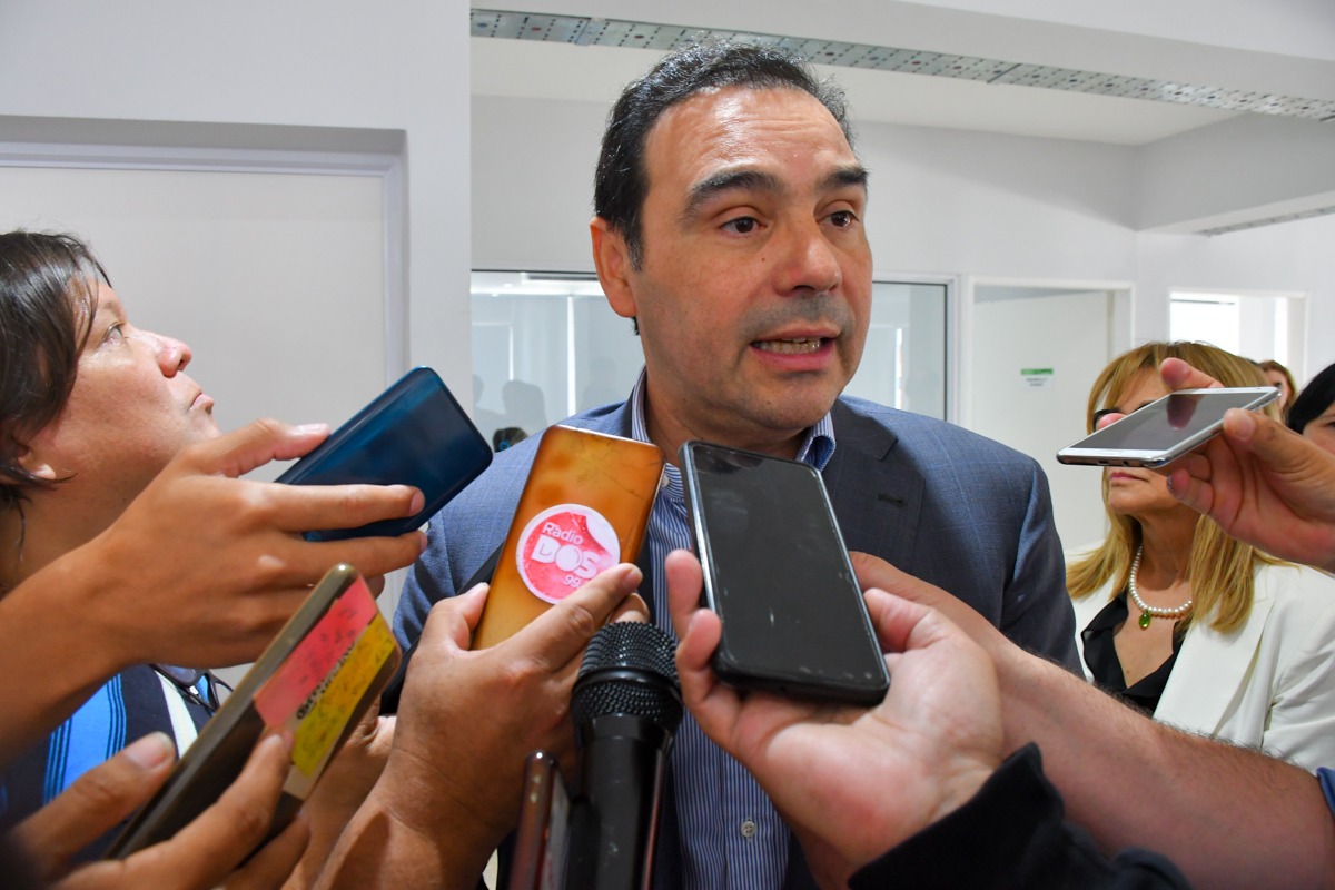 Vald&eacute;s inaugur&oacute; el Centro Administrativo del Ministerio de Educaci&oacute;n y avances en la digitalizaci&oacute;n del Instituto de Previsi&oacute;n Social