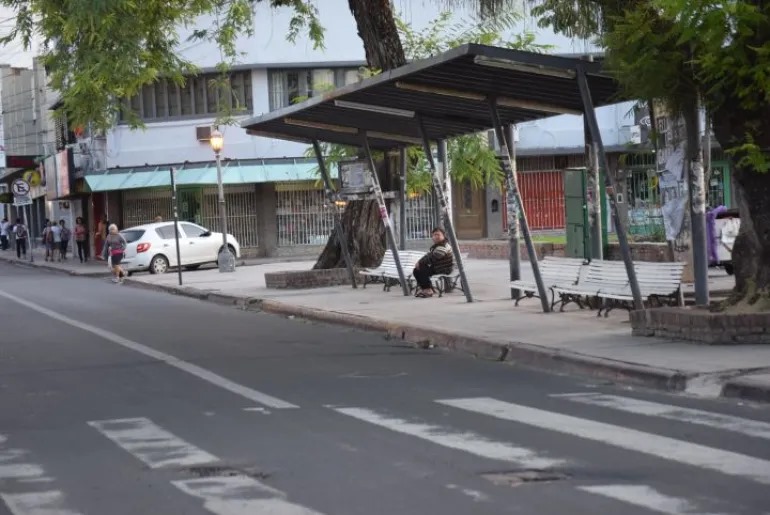 Se inicia el quinto d&iacute;a sin colectivos en Corrientes sin expectativas de soluci&oacute;n