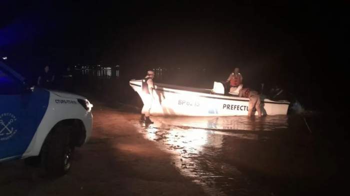 Ituzaing&oacute;: Prefectura asisti&oacute; a dos hombres en el R&iacute;o Paran&aacute; 