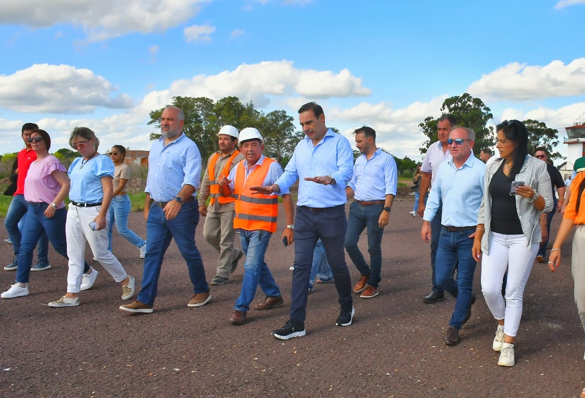 Vald&eacute;s recorri&oacute; en Paso de los Libres obras en ejecuci&oacute;n con recursos provinciales
