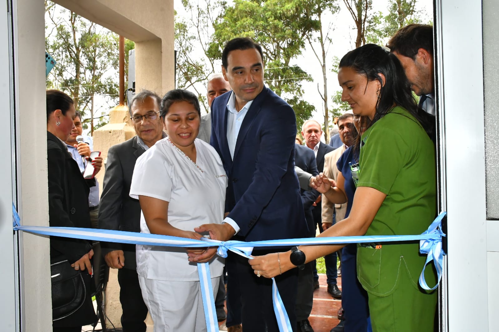 Vald&eacute;s inaugur&oacute; la refacci&oacute;n y ampliaci&oacute;n del Centro de Salud en Cecilio Echeverr&iacute;a