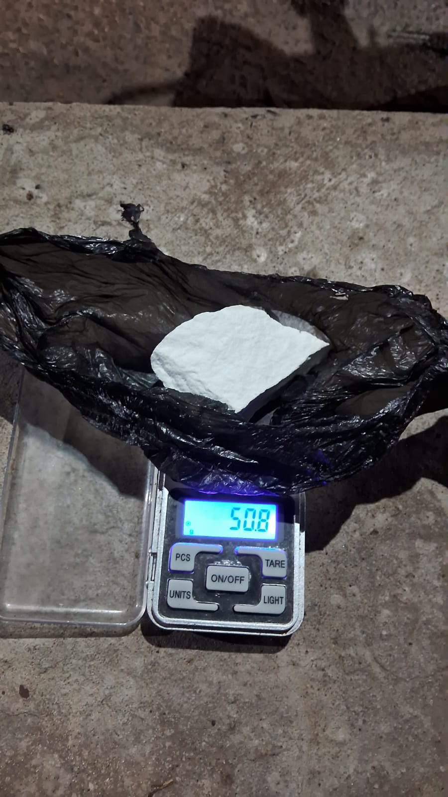 Demoraron 19 personas en un operativo y secuestron coca&iacute;na 