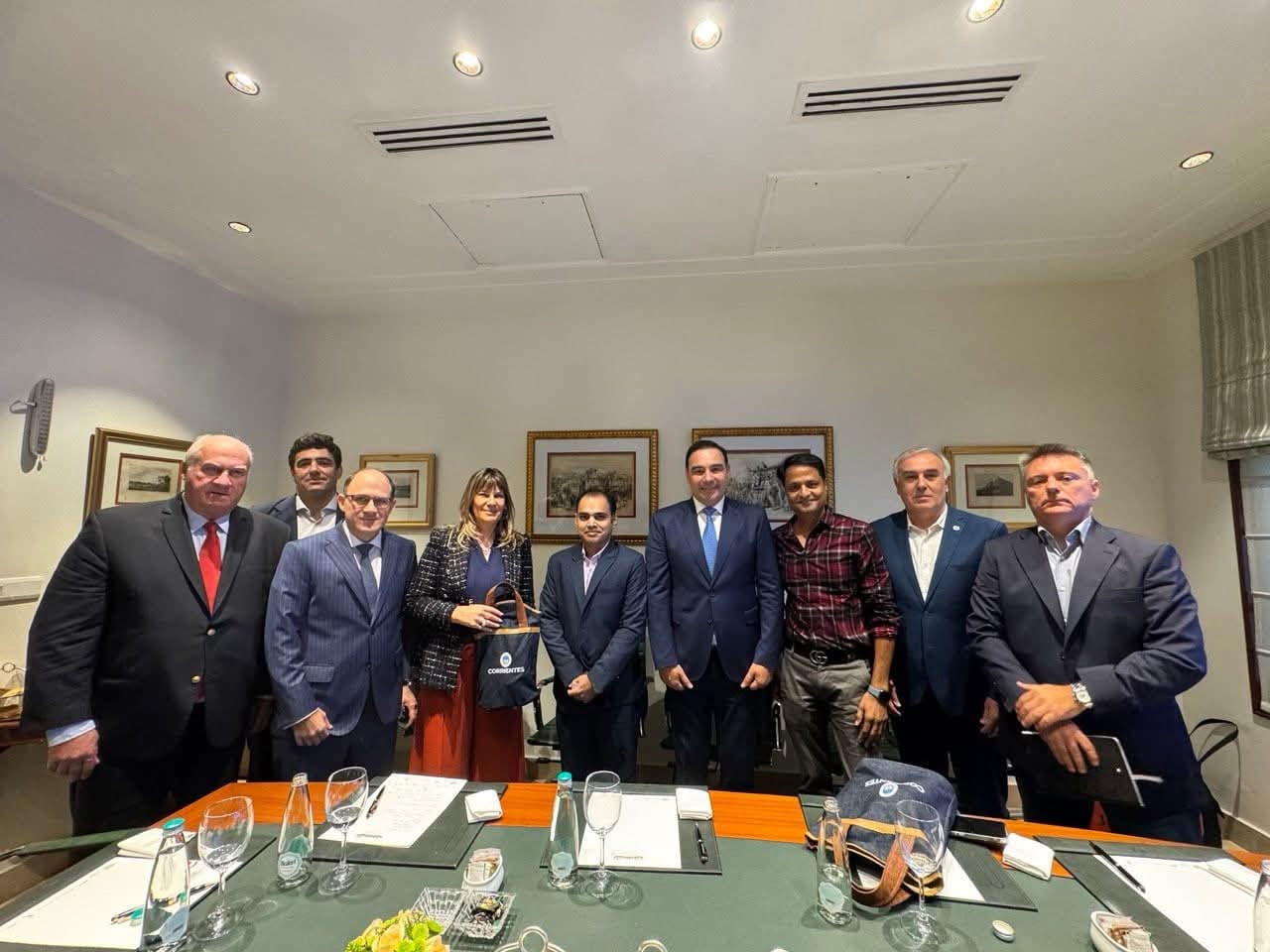 En Nueva Delhi, Valdés expuso el potencial maderero de Corrientes a fin de fortalecer los vínculos comerciales