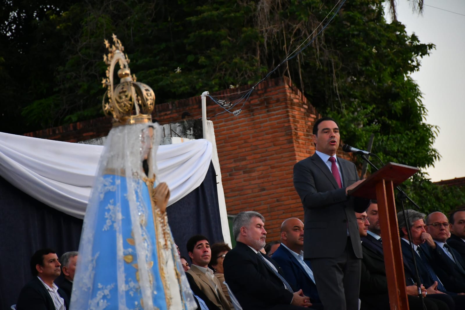 En Itat&iacute;, Vald&eacute;s garantiz&oacute; el compromiso de llevar adelante obras para "construir una Argentina pujante