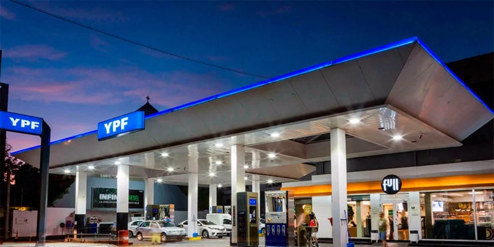 YPF se suma a Shell con un sacud&oacute;n en los surtidores: Aumenta 30% la nafta