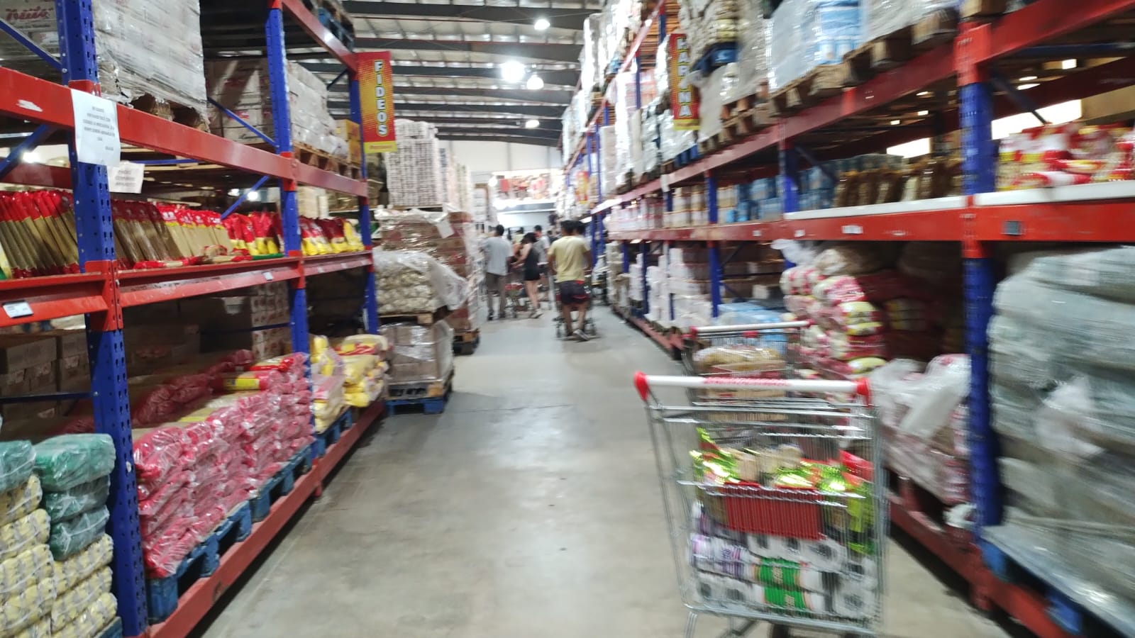 Alerta de supermercadistas por retraso en la entrega de alimentos y confirmaci&oacute;n de aumentos