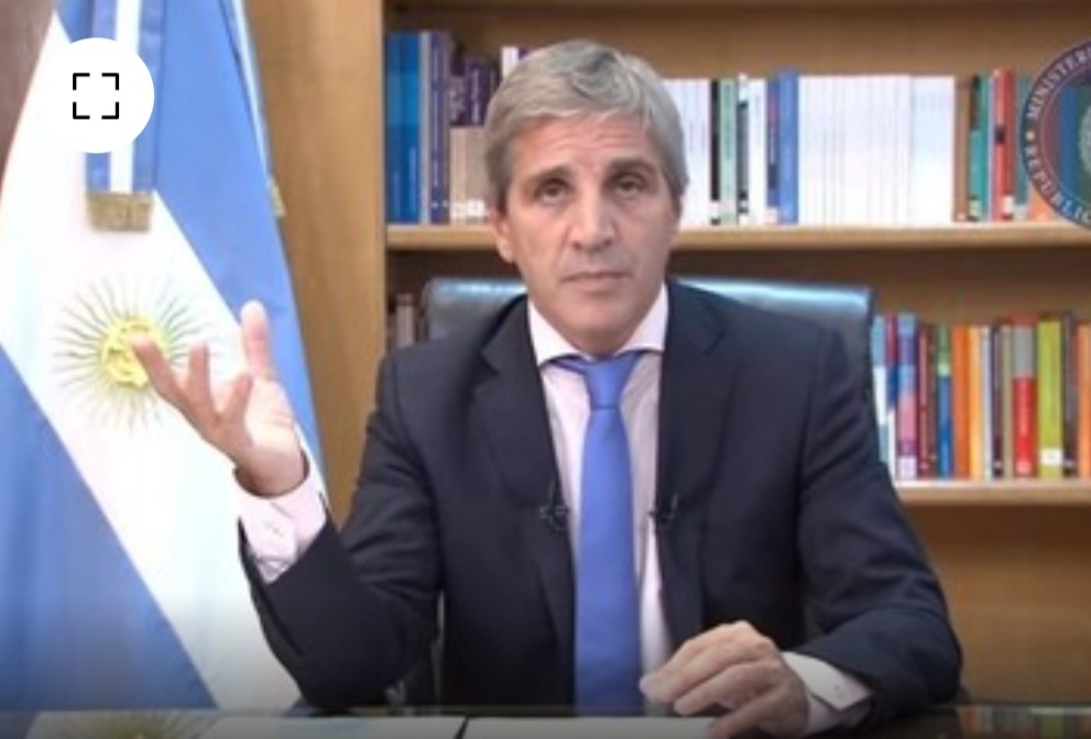 Luis Caputo anunci&oacute; un paquete de medidas de urgencia econ&oacute;mica