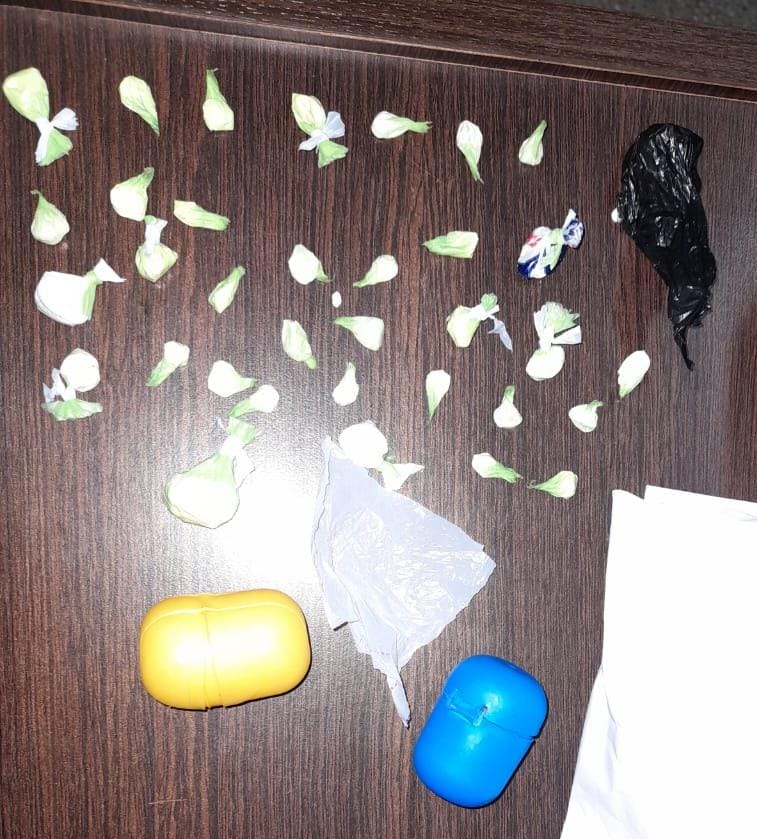 La Policia demor&oacute; a un joven por merodeo y secuestr&oacute; envoltorios con cocaina