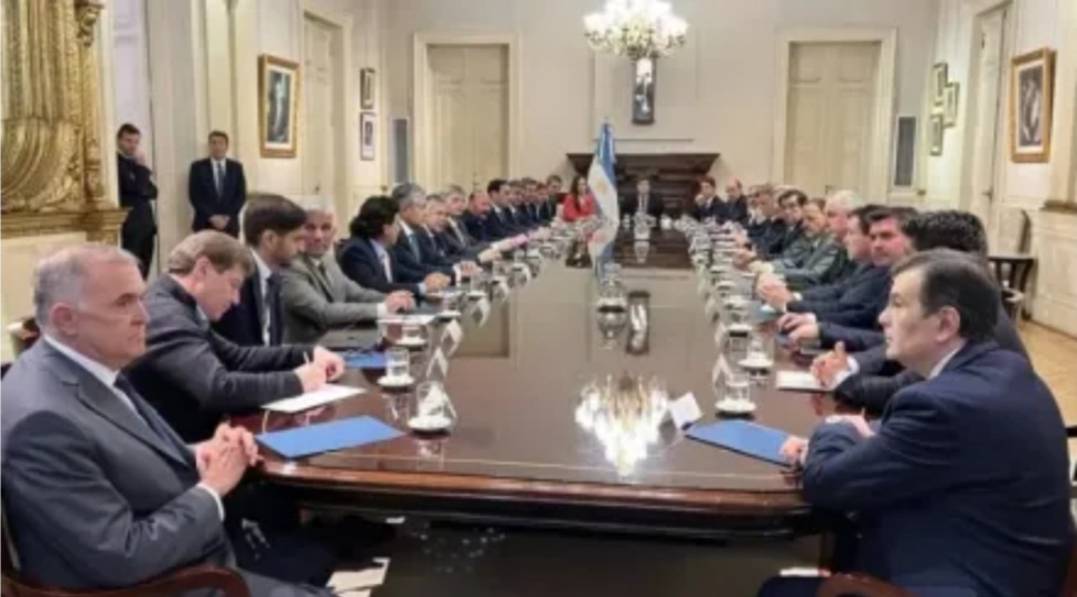 Milei y gobernadores: Confirmo la devoluci&oacute;n de las ganancias a las provincias 