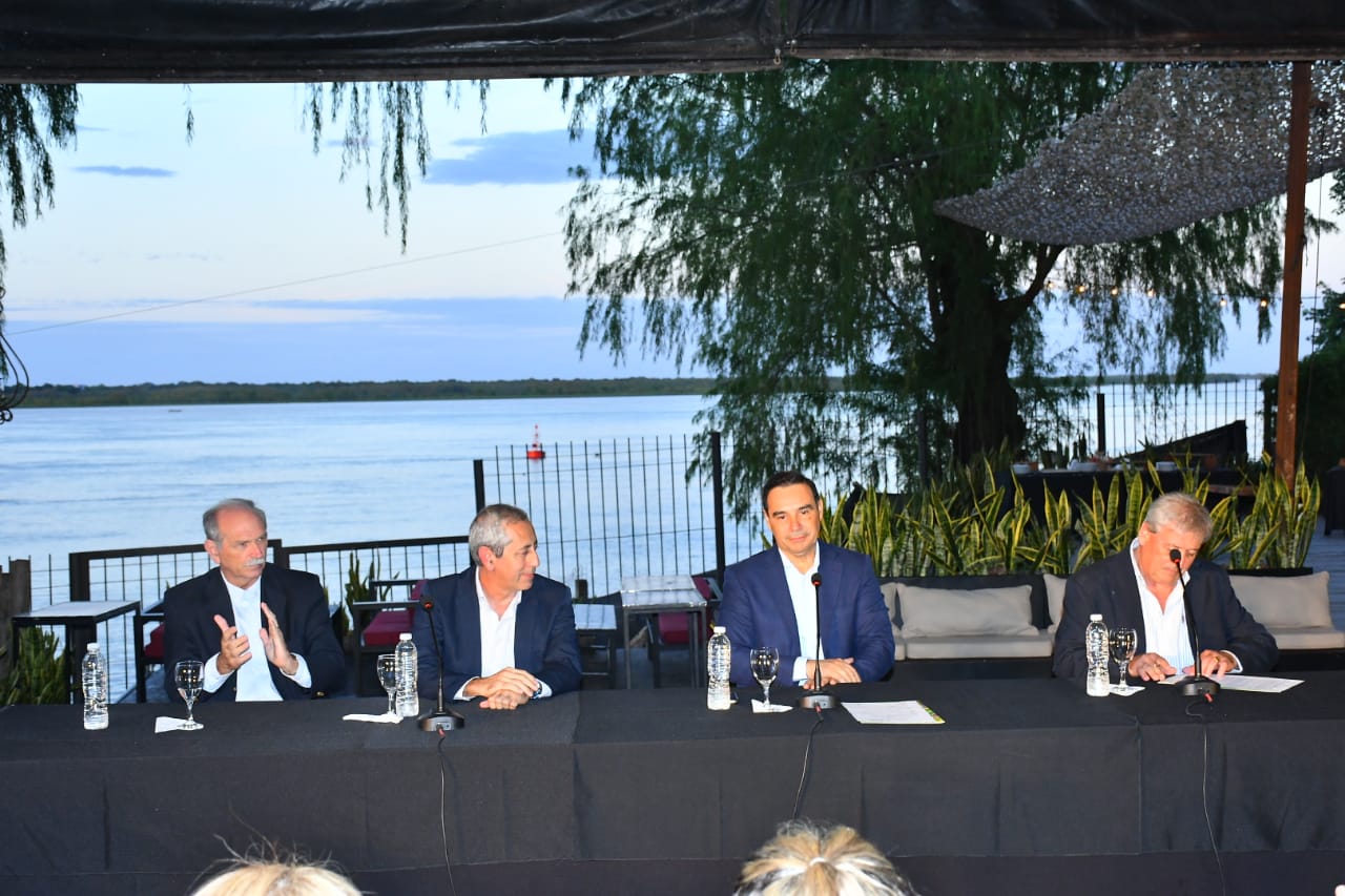 El gobernador Vald&eacute;s present&oacute; el "Cordero Correntino"