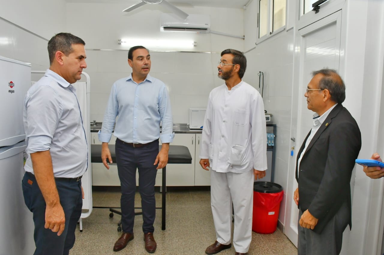 El Gobernador inaugur&oacute; refacciones en un CAPS de Curuz&uacute; Cuatia 