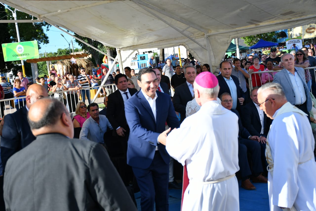 Vald&eacute;s inaugur&oacute; la segunda torre campanario de la parroquia San Luis Rey de Francia
