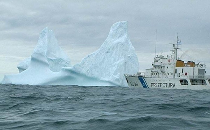 Seguridad de la navegaci&oacute;n  Prefectura monitorea el recorrido de un iceberg que flota cerca de Islas Georgias del Sur
