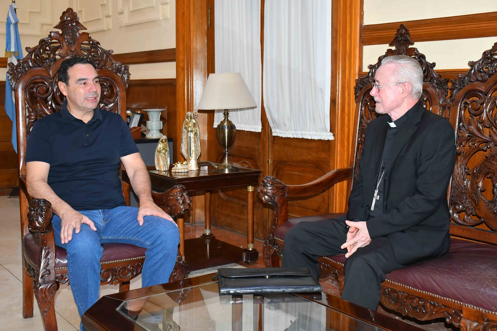 Vald&eacute;s recibi&oacute; a Monse&ntilde;or Stanovnik antes de la Navidad y compartieron conceptos sobre educaci&oacute;n y paz social