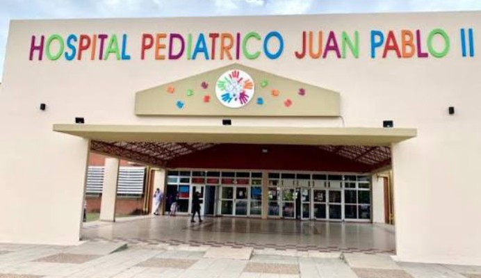 Bomberos salvaron la vida a una bebe de 2 años que se estaba ahogando