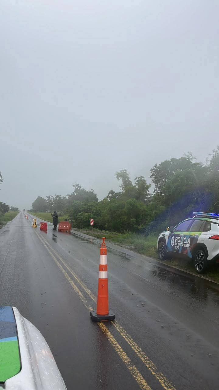 La policía solicita Circular con Precaución por Ruta Nacional N° 12  a la altura del Km 783