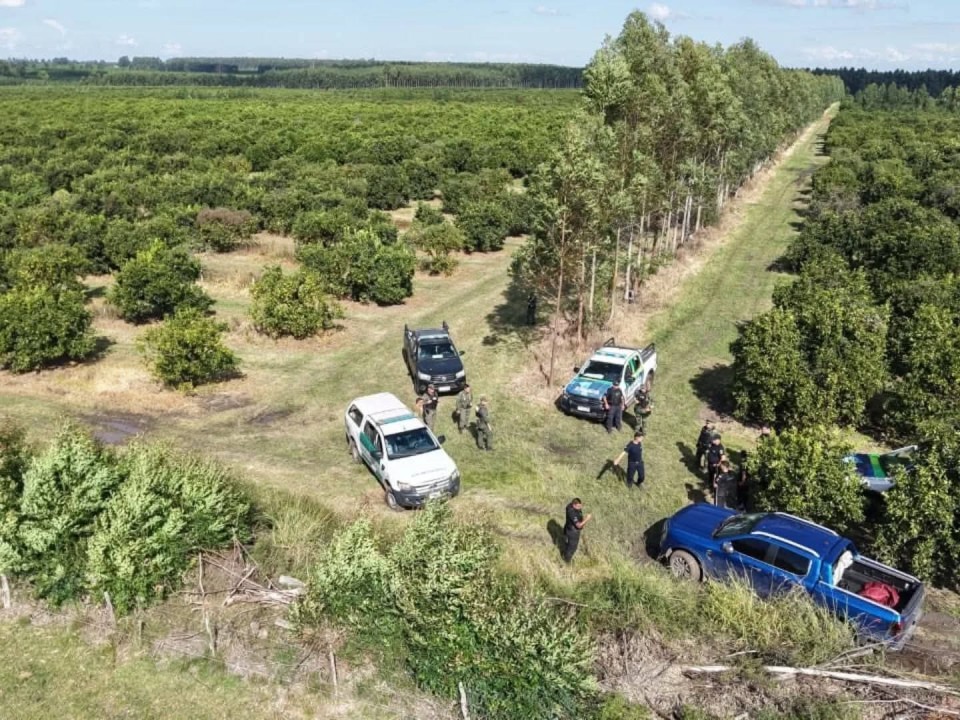OPERATIVO POLICIAL EN CAMPO DE CORRIENTES